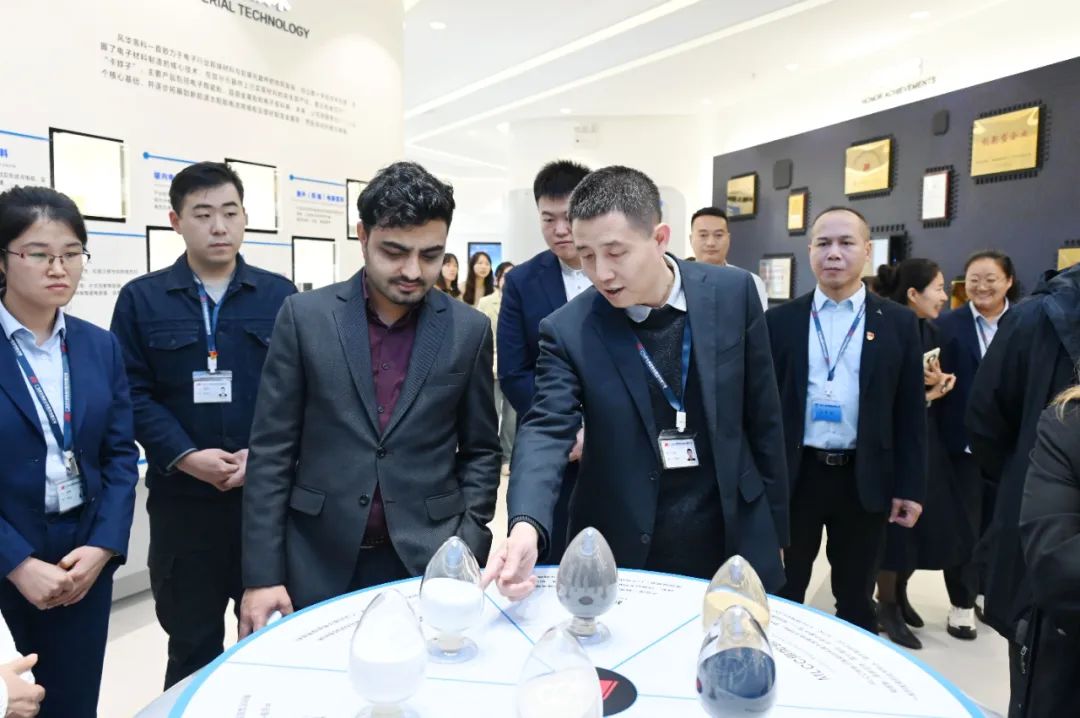 外国驻穗领团走进利来国际高科，感受创新发展活力