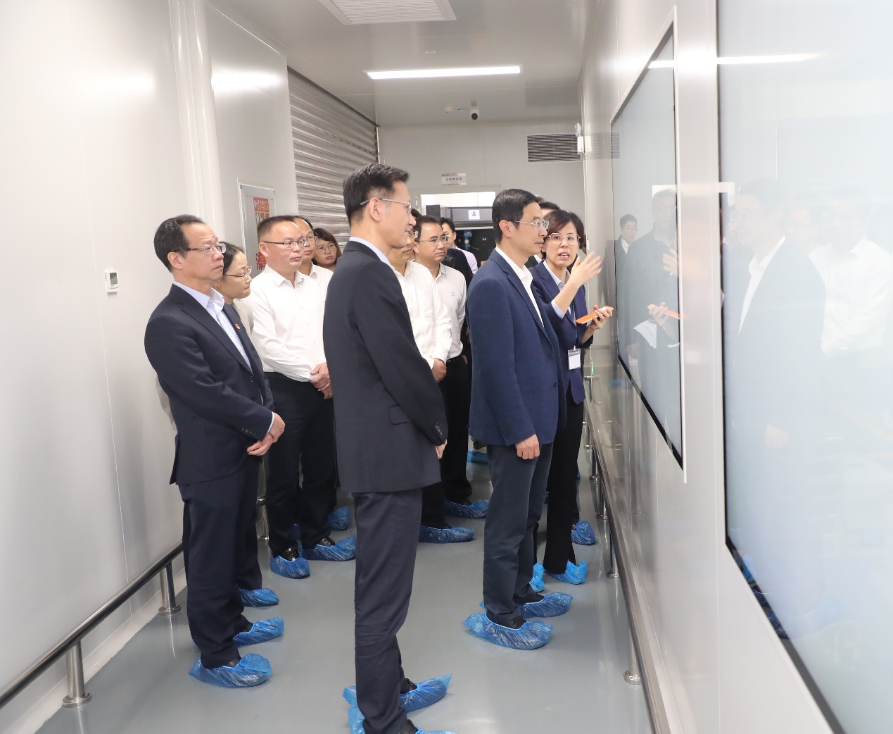 肇庆市长许晓雄调研利来国际高科：以新质生产力塑造高质量发展新优势