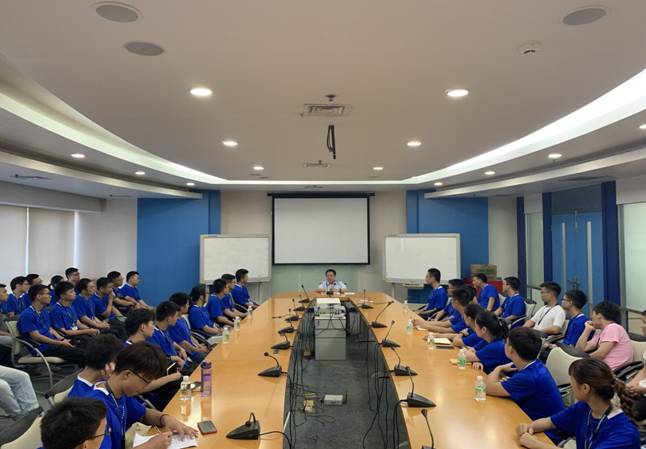 王金全总裁与2019届大学生座谈