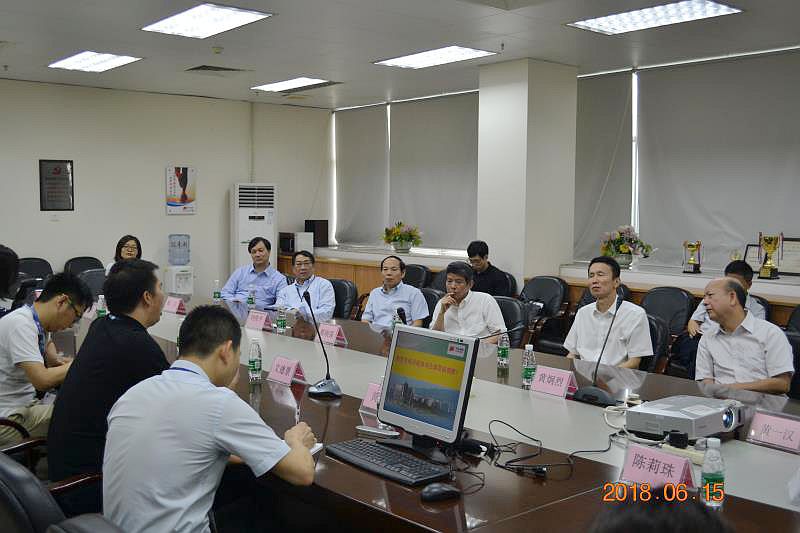 广州市政协主席刘悦伦莅临利来国际芯电调研指导工作