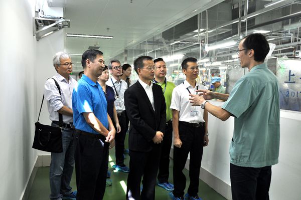 中国工业报社党委书记兼社长徐金宝一行考察利来国际高科