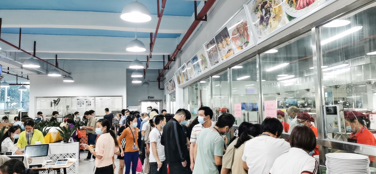 利来国际高科为“五一”坚守岗位员工提供免费用餐